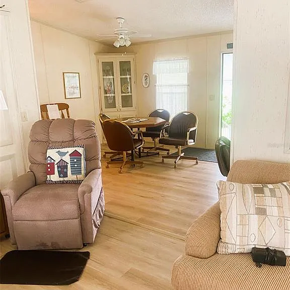 38210 Williams Aire St — Photo 15
