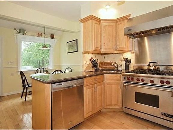 5th image of 403 Upper Mountain Ave