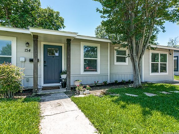 3rd image of 134 MARCHMONT LN