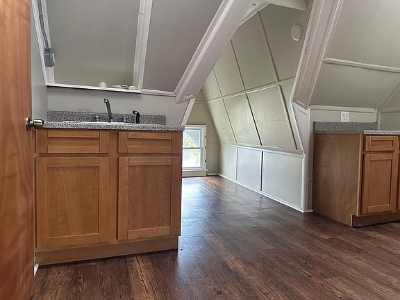3rd image of 48 S 6th St #3