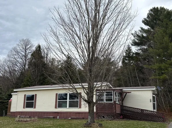 16 Oakwood Drive, Hyde Park, VT 05655