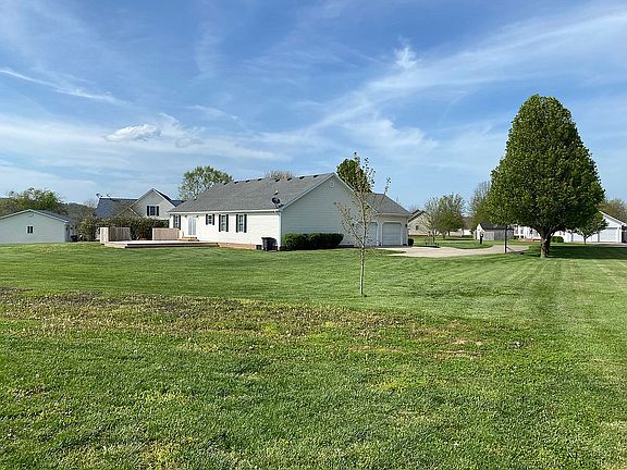 3rd image of 229 Sierra Cir