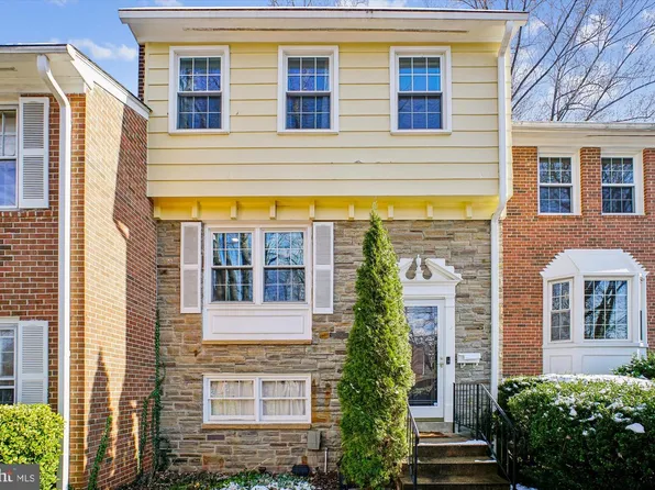 8332 Glastonbury Ct, Annandale, VA 22003