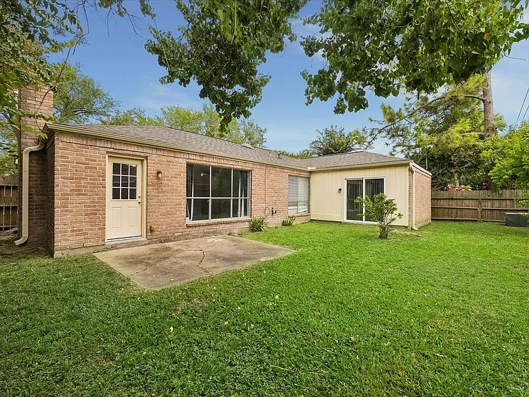 2110 Gray Falls Dr — Photo 24