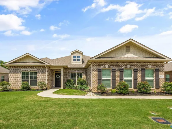 7037 Regency Ln, Gurley, AL 35748