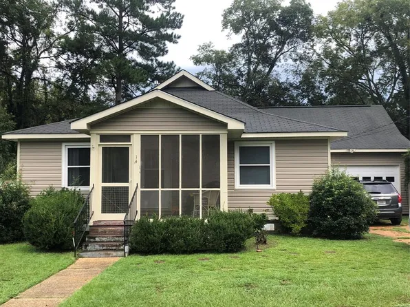 14 Grove Ln, Selma, AL 36701