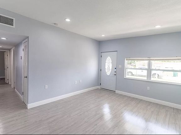 3rd image of 1336 Boxwood Dr