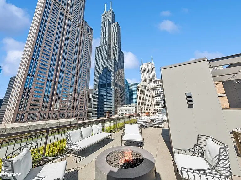 330 S. Wells St — Photo 11