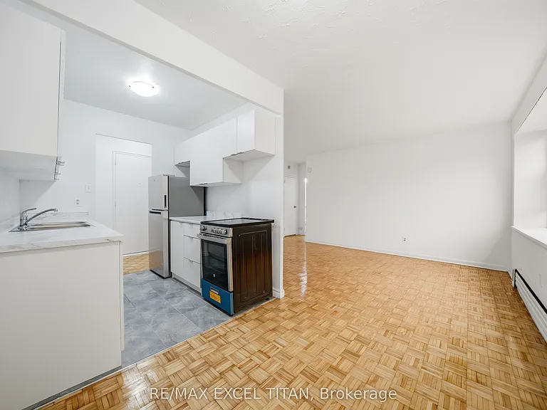2895 Bathurst St #111 — Photo 11
