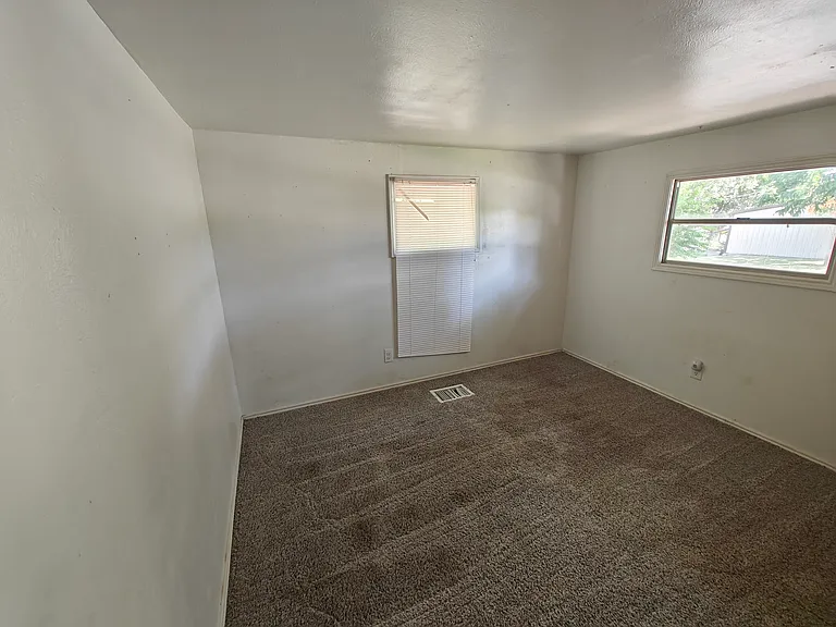 309 W Sherman St — Photo 4