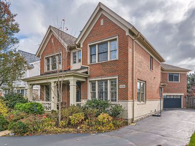 2235 Cottonwood Dr, Glenview, IL, 60026