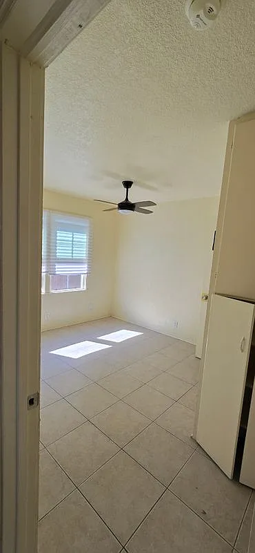 2 bed, 1.0 bath, 925 sqft, $1,400 — Photo 3
