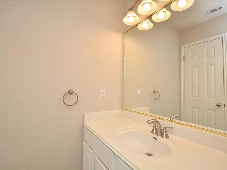 11509 Leon Grande Cv — Photo 28