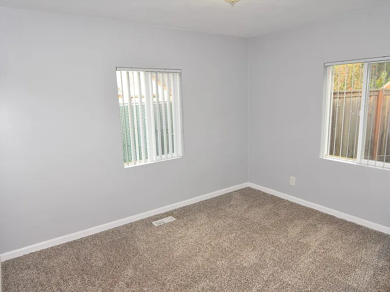 5320 SE 122nd Ave — Photo 37