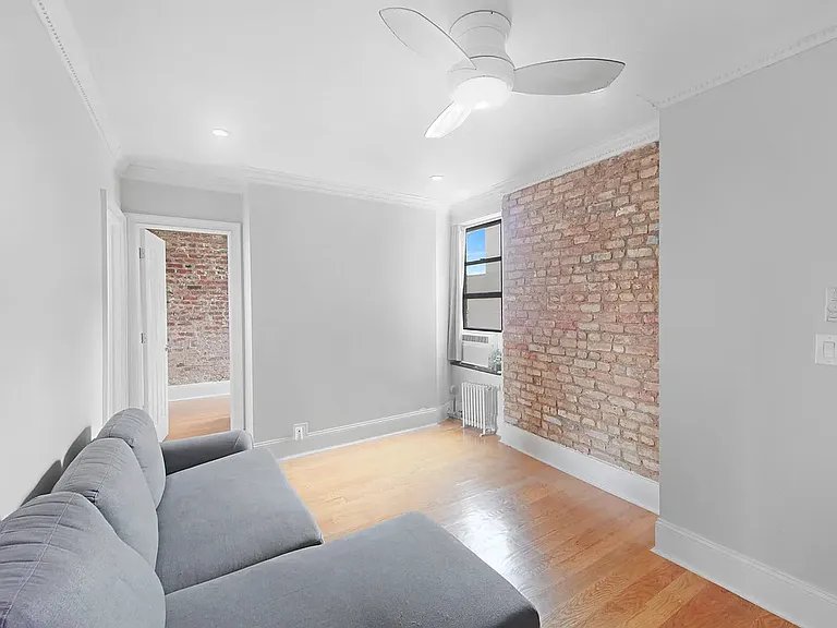 202 S 2nd St #21 — Photo 4