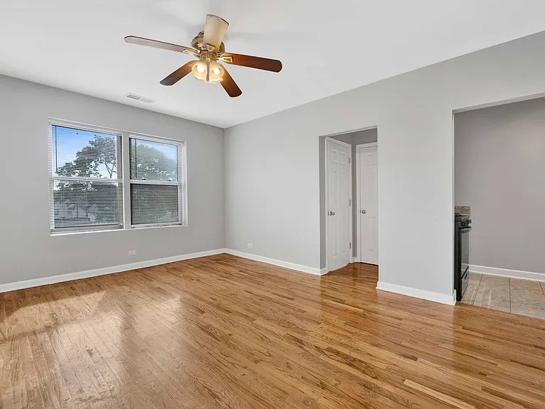 414 W Walnut St #304 — Photo 3