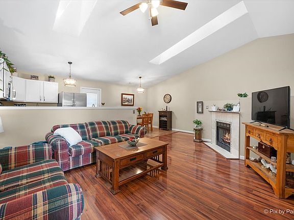 4th image of 1499 Stonefield Dr
