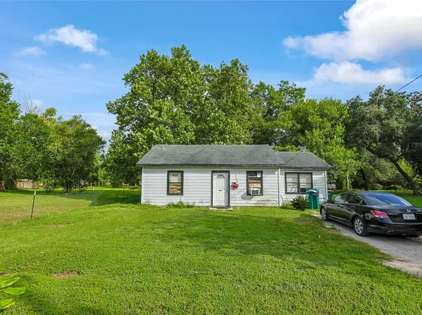 826 Retama St, La Marque, TX 77568