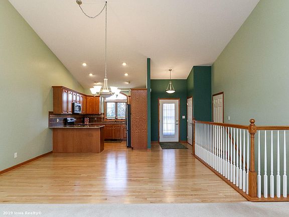 2nd image of 1780 SE Birchwood Cir