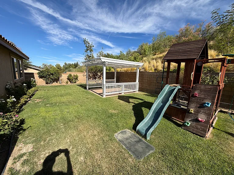 5552 Las Brisas Ter — Photo 18