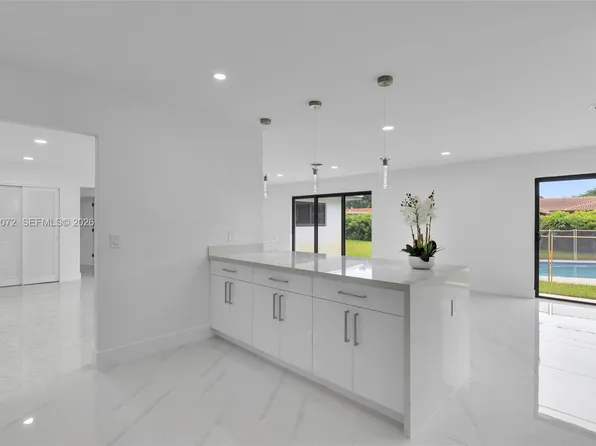 6940 NW 6th St, Fort Lauderdale, FL 33317