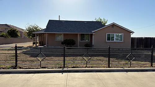 3249 N Demaree St Photo 1