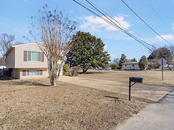 4th image of 430 E Stiemly Ave