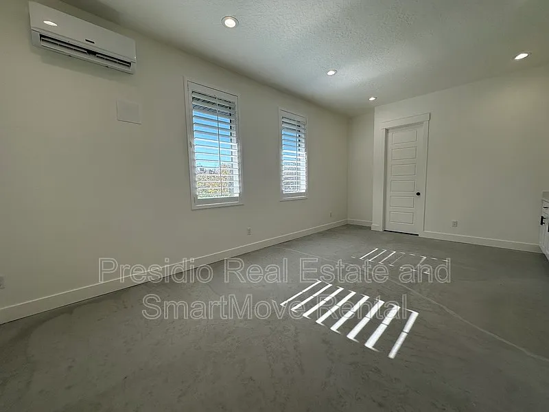 1 bed, 1.0 bath, 500 sqft, $1,100 — Photo 3