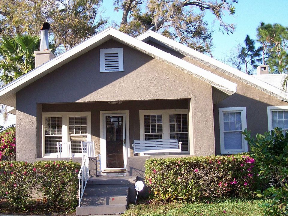 Front Porch w/ Swing