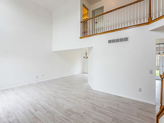 4th image of 1563 Scio Ridge Rd