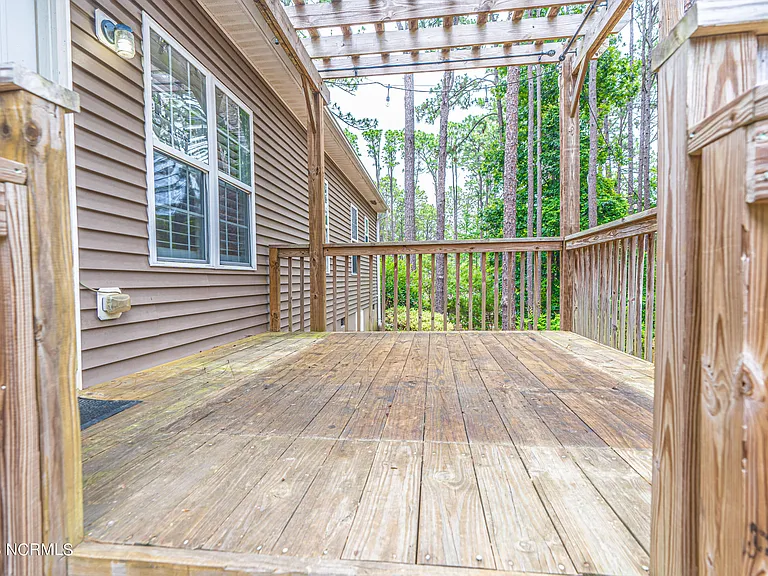 465 Crestview Rd — Photo 55