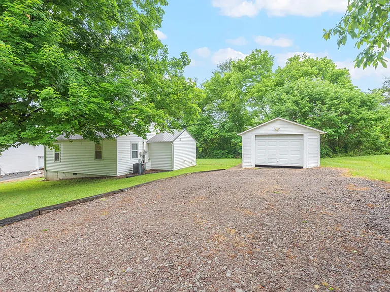 1709 Forrester Rd — Photo 26