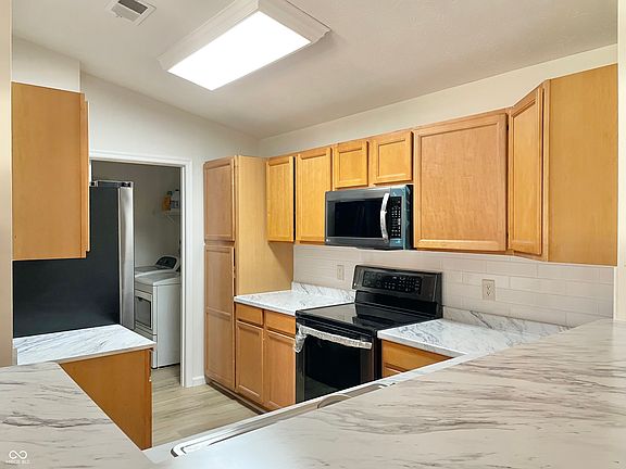 2nd image of 9820 Legends Creek Dr