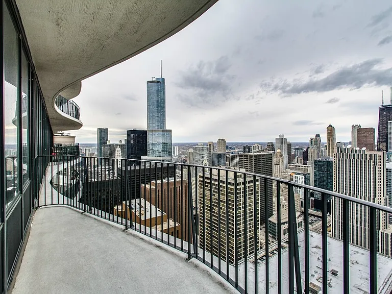 225 N Columbus Dr #5510 — Photo 13