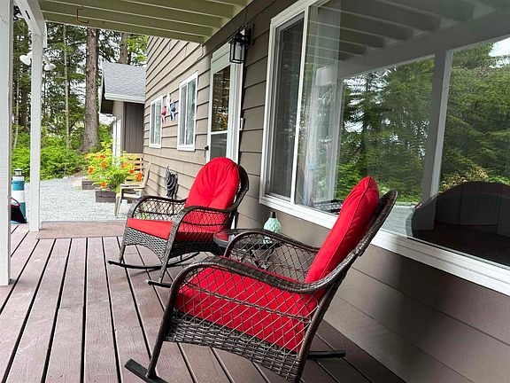 4th image of 1804 Edgecumbe Dr