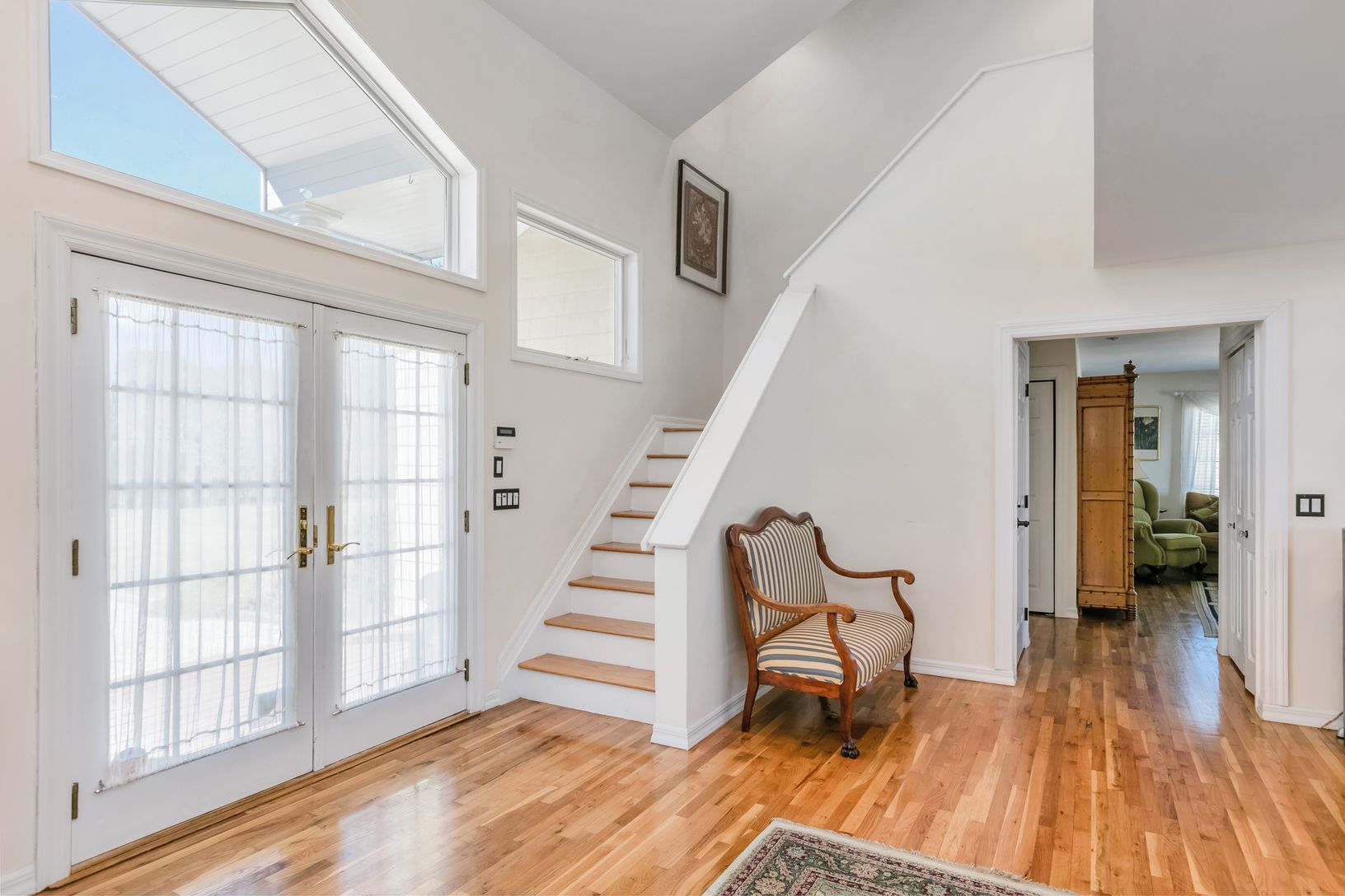  Light bright entry