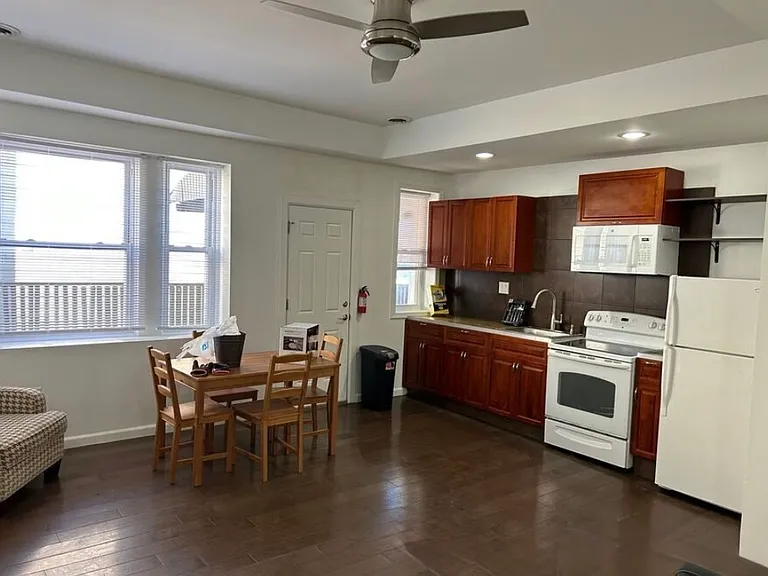 120 S 46th St #2B — Photo 32