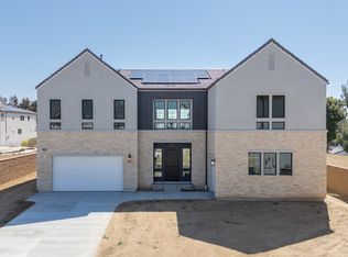 11092 Woodcrest Ct, Chatsworth, CA 91311
