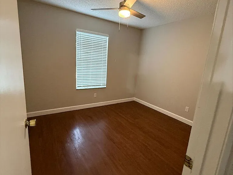 1812 Glenridge St NW — Photo 5