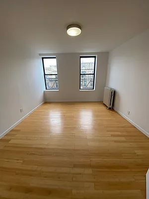 Rented by Reyes & Elsamad Real Estate Group | media 16