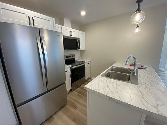 5th image of 1554 Kings Ct SE