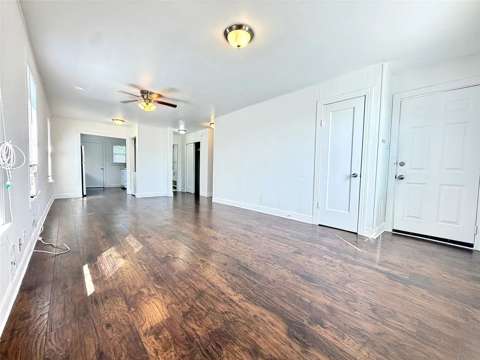 2 bed, 1.0 bath, 1008 sqft, $2,100 — Photo 2