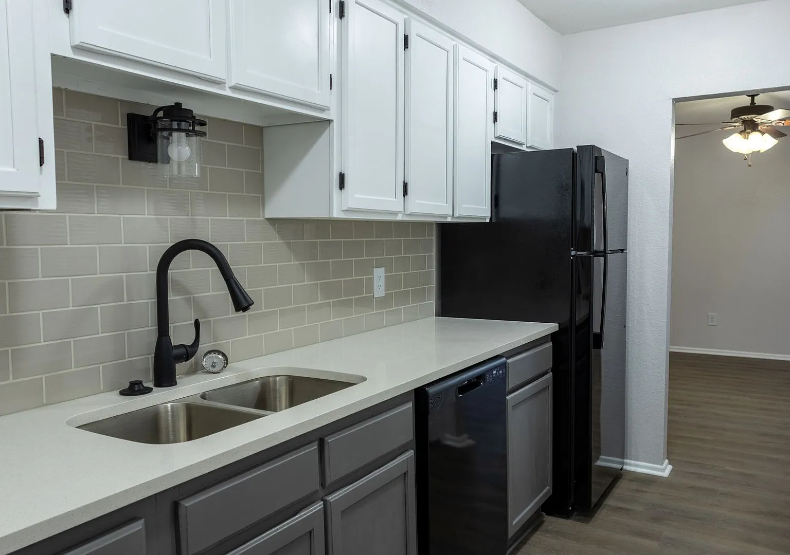 College Hill Flats — Photo 3