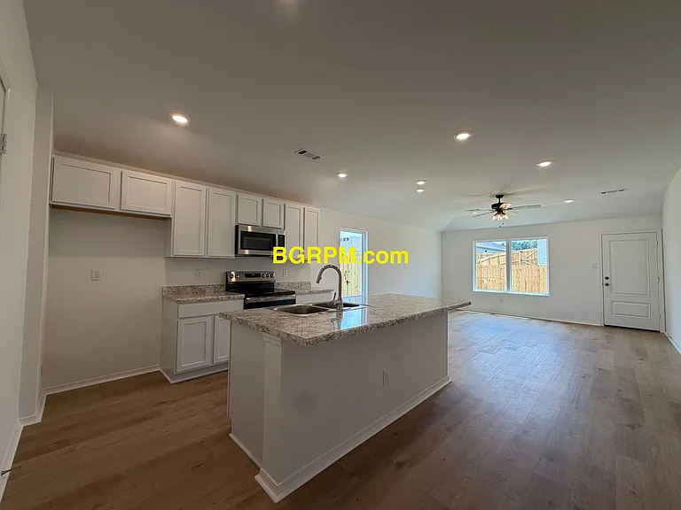 55 Maddison Rachael — Photo 2