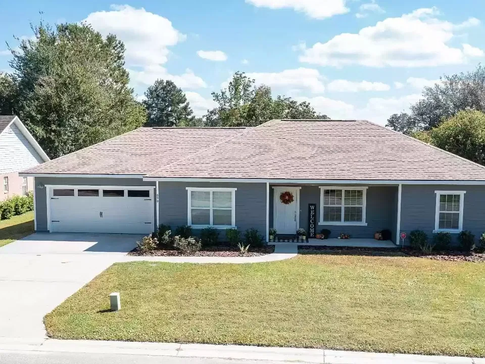 890 SW Jaguar Dr