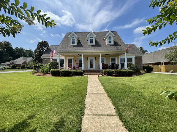 2683 Churchill Downs Cir, Chattanooga, TN 37421