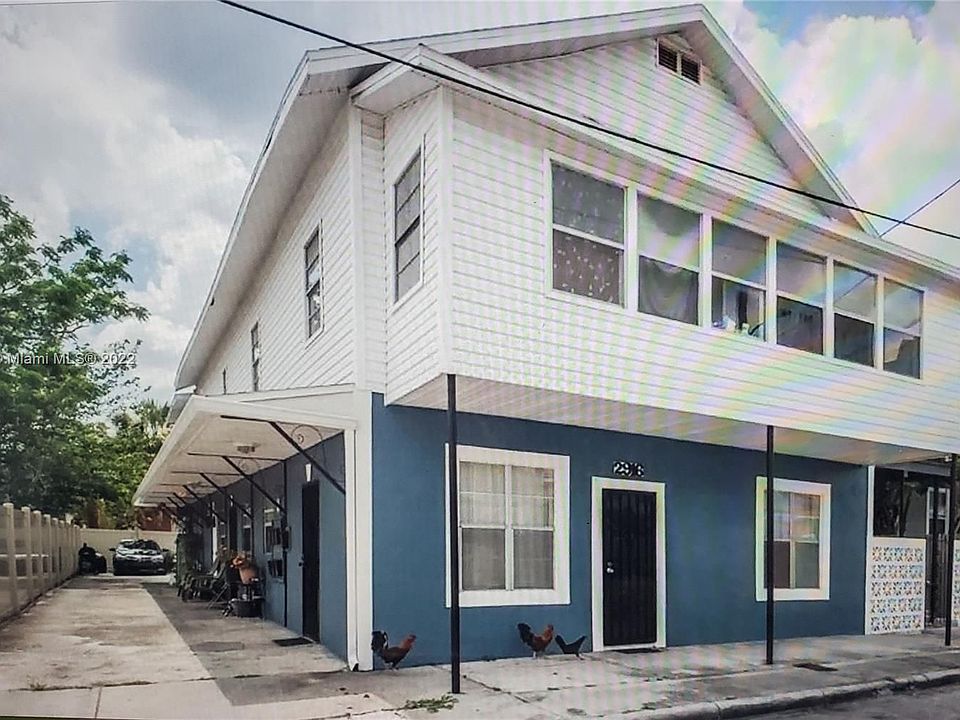 1st image of 2916 N 16th St #3