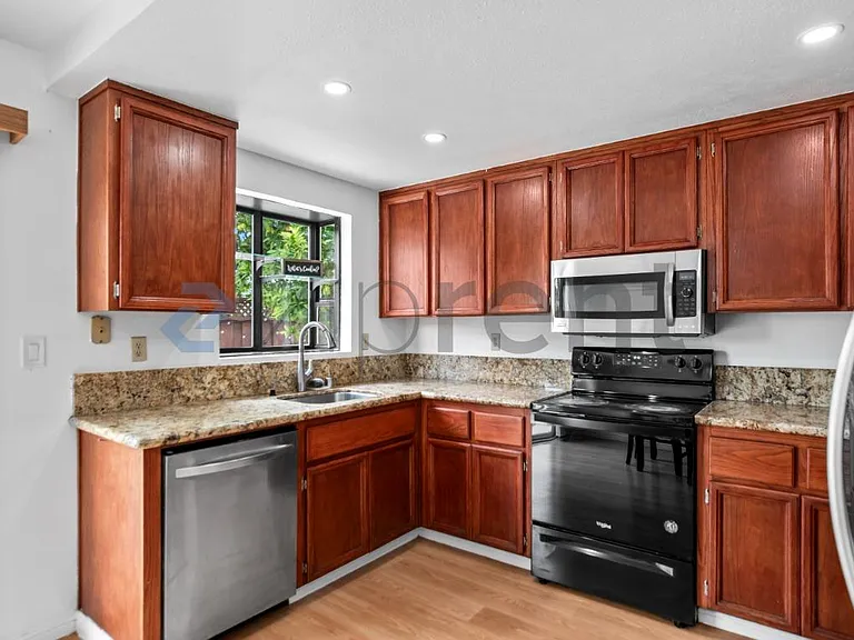 2872 Pickford Pl — Photo 13