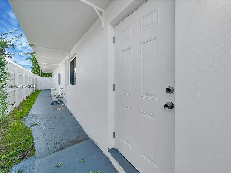 7555 SW 28th Street Rd #A — Photo 1