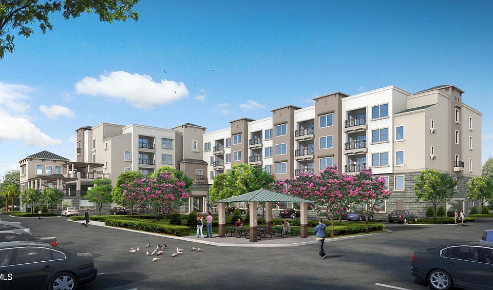 2nd image of 890 S Magnolia Ave